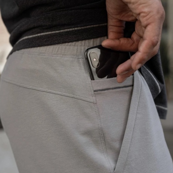 NEW - Lunya Lahgo Restore Shorts - Picture 2 of 4